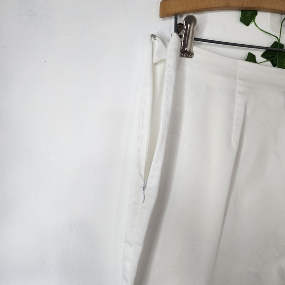 Victor Costa Occasion White with Red Flower Floral Design Jacket and Pant Suit - Picture 14 of 17